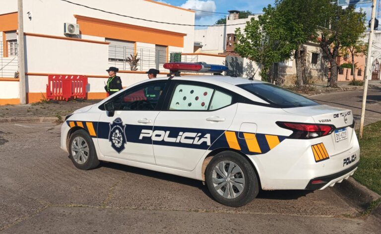 Policia en Juzgado de Fray Bentos.