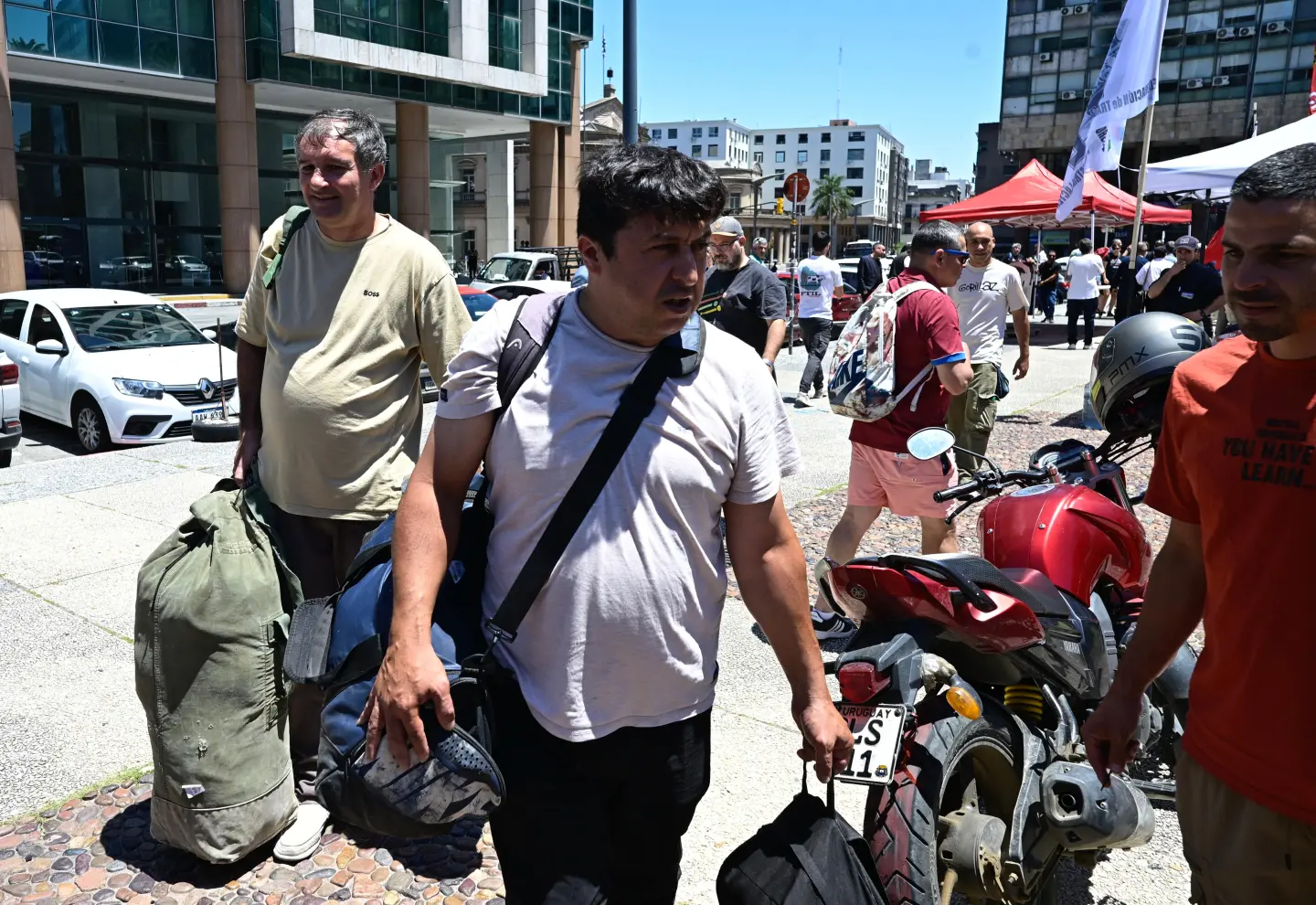 Trabajadores de Claldy en huelga. Foto: Leonardo Mainé. El País.